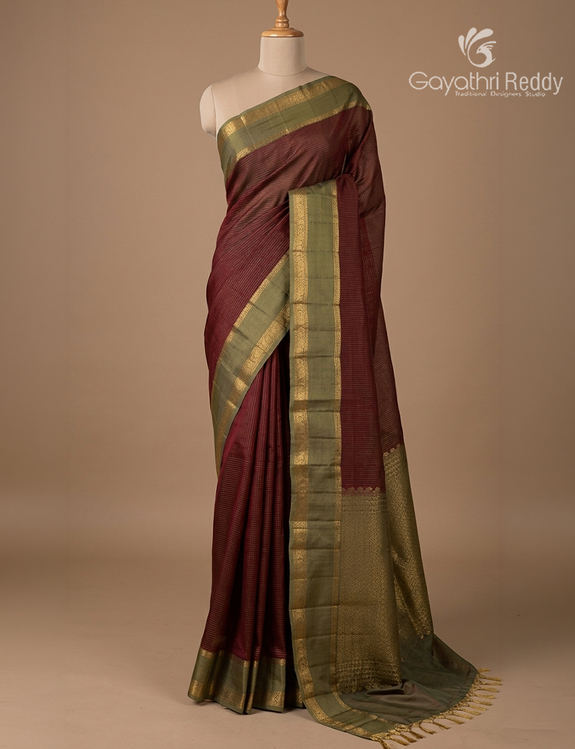 Pure Kanchipuram Light Weight Silk Saree in Deep Brown and Sage Green