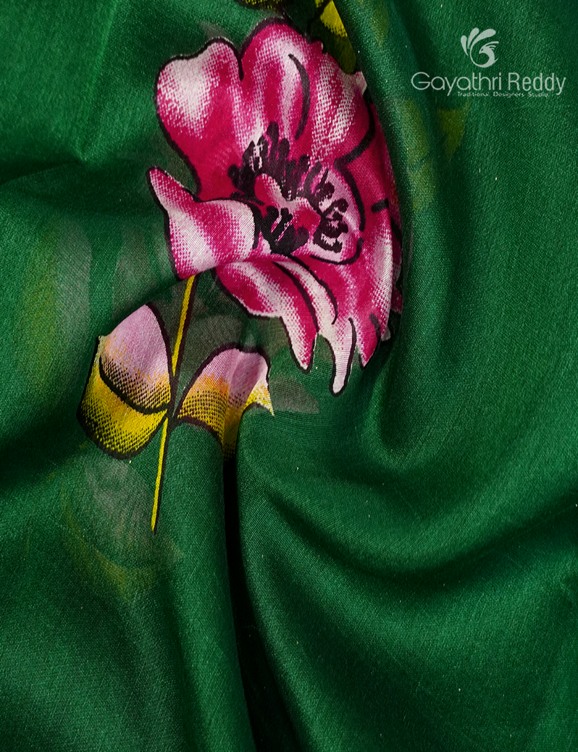 Pure Maheshwari Silk Saree in Bottle Green and Rani Pink