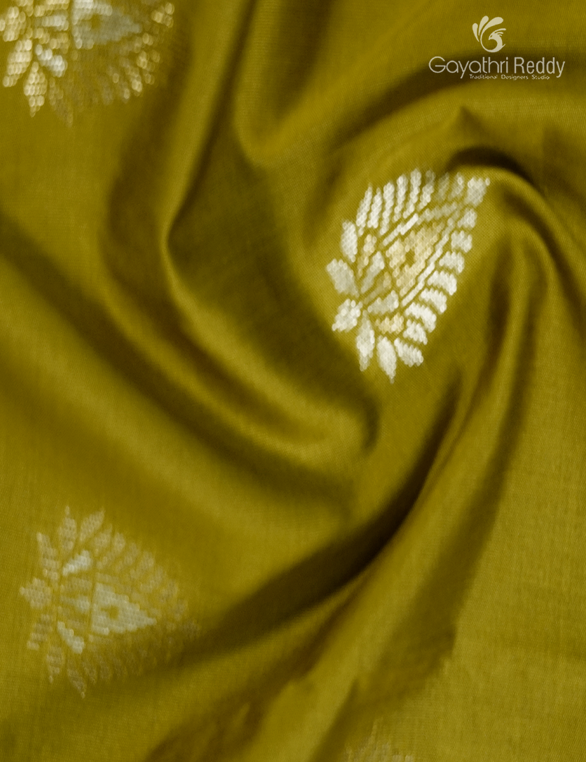 Semi Kanchipuran Silk Saree in Mehendi Green and Purple
