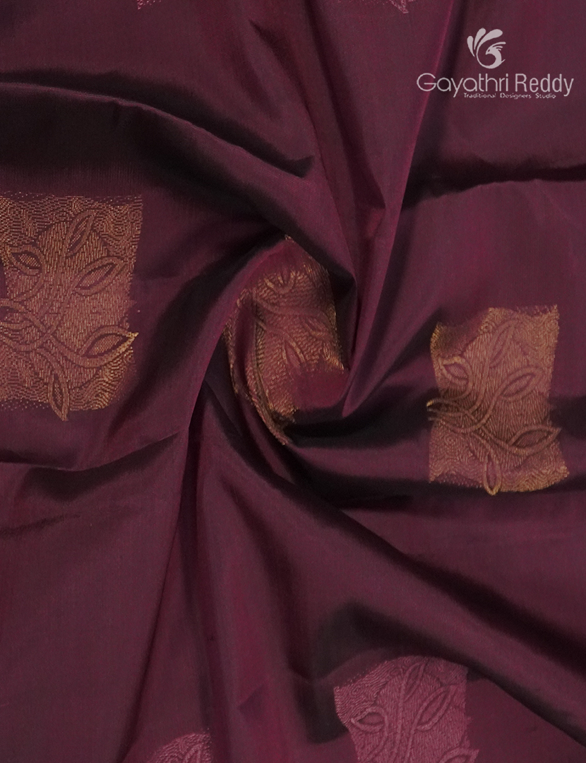 Pure Kanchipuram Silk Saree in Maroon ( Butta Style )