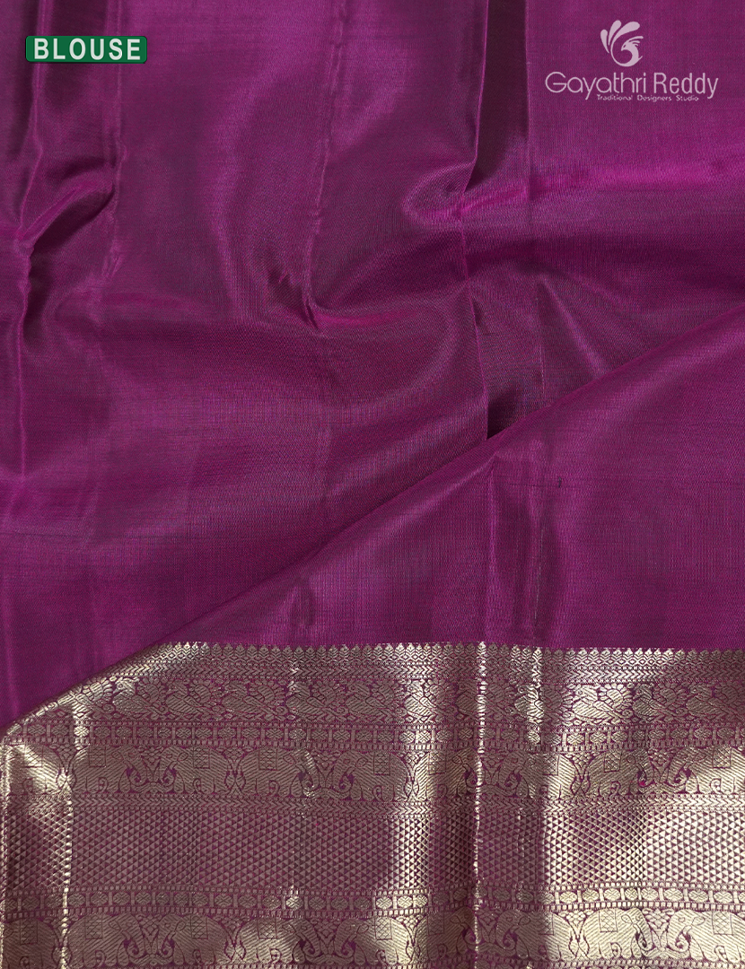 Pure Kanchipuram Vintage Silk Saree ( Medium Border ) in Deep Blue and Deep Magenta