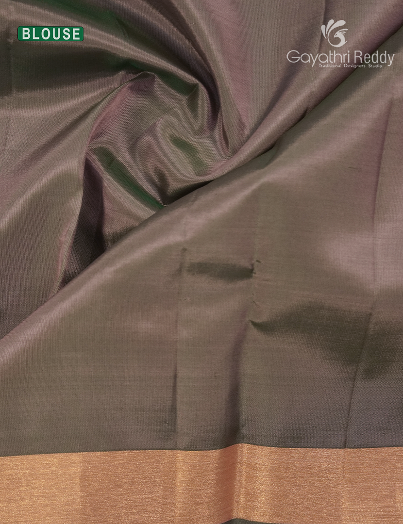 Pure Kanchipuram Silk Saree in Pastel Peach ( Small Borders )
