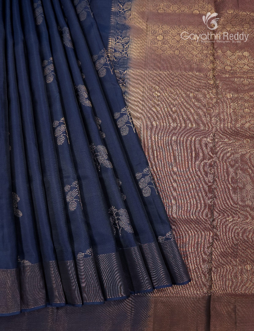 Pure Kanchipuram Silk Saree in Deep Grey ( Small Borders )