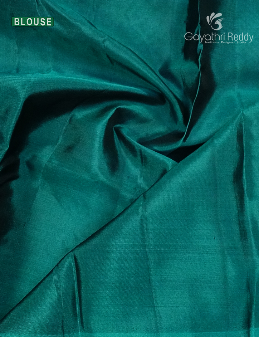 Pure Kanchipuram Silk Saree in Blue ( Butta Style )
