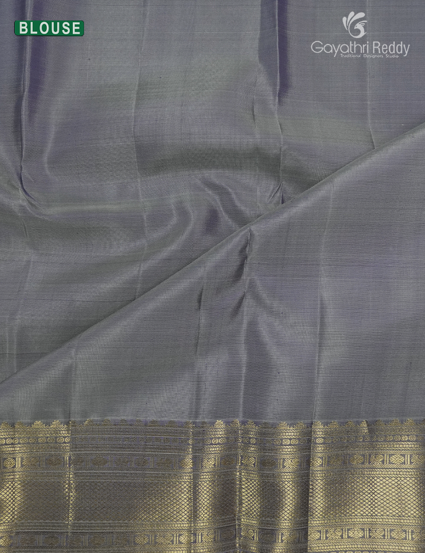 Pure Kanchipuram Vintage Silk Saree ( Medium Border ) in Deep Violet and Grey