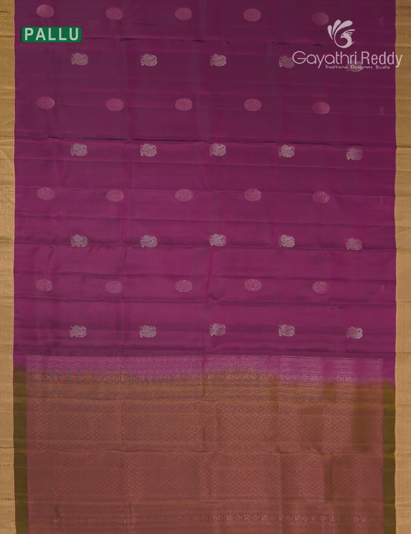 Pure Kanchipuram Silk Saree in Deep Magenta and Mehendi Green ( Small Borders )