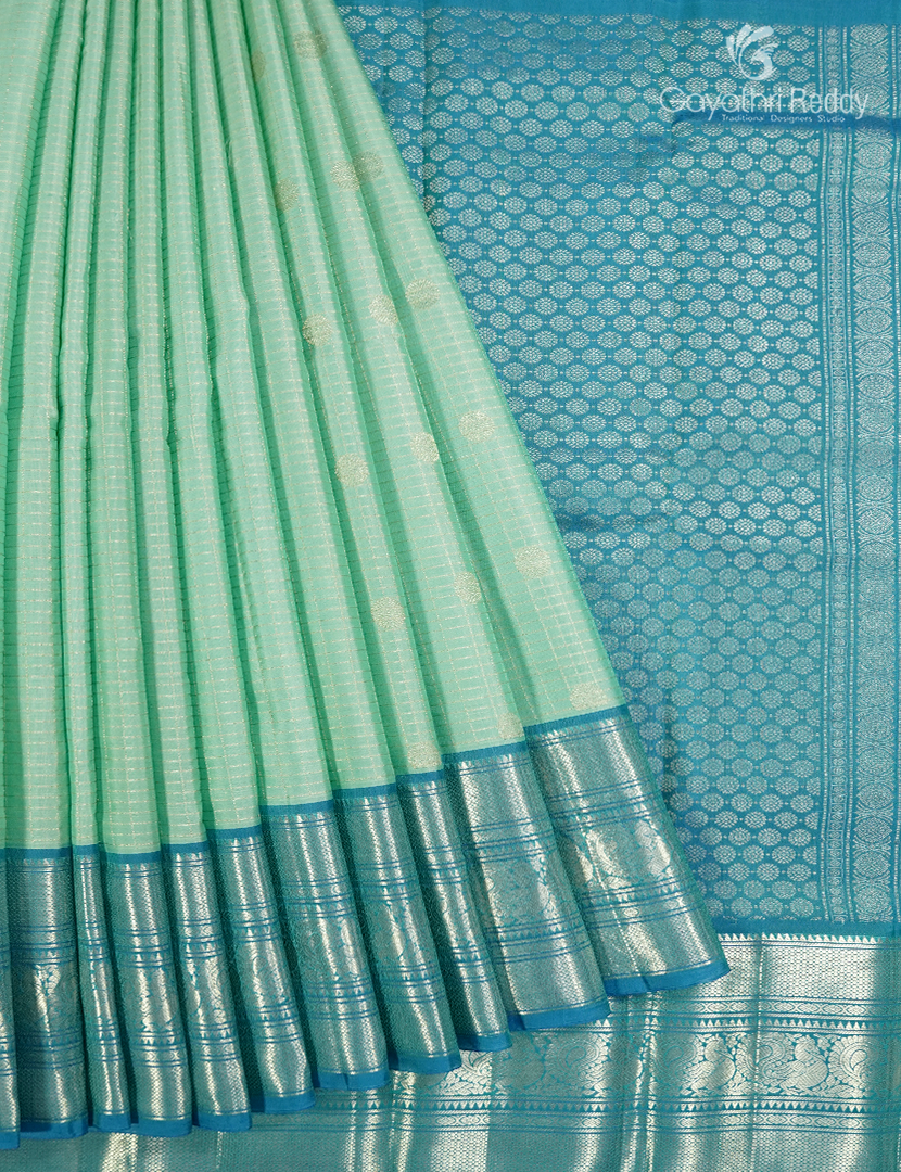 Pure Kanchipuram Vintage Silk Saree in Aqua Blue and Sea Blue
