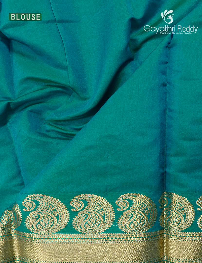 Pure Kanchi Sico Saree in Pastel Peach and Rama Green