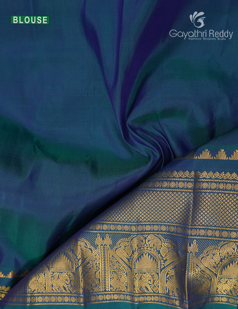 Pure Gadwal Silk Saree in Grey