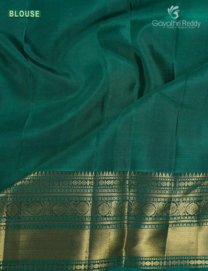 Pure Kanchipuram Silk Saree in Deep Brown and Deep Peacock Green