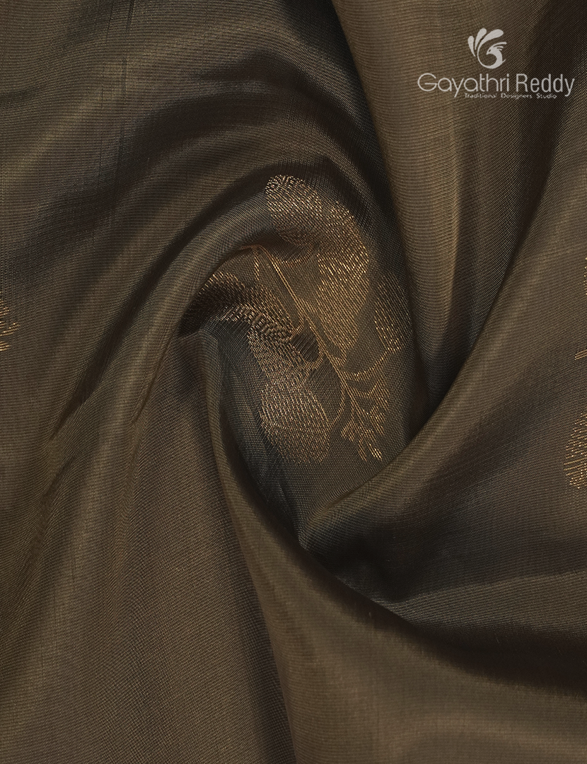 Pure Kanchipuram Silk Saree in Mehendi Green ( Small Borders )