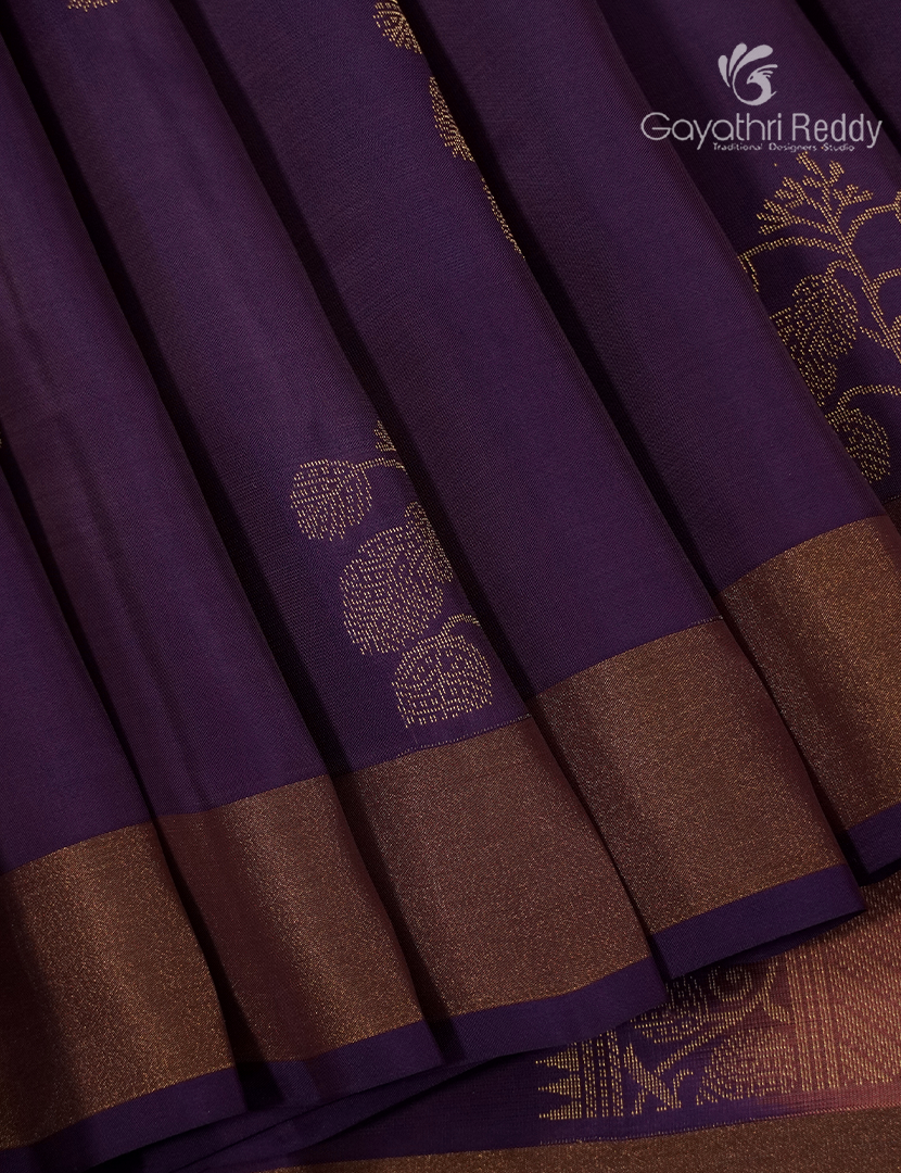 Pure Kanchipuram Silk Saree in Deep Jamun( Small Borders )