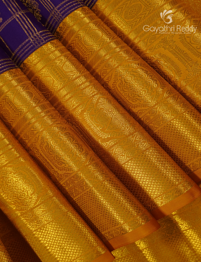 Pure Kanchipuram Silk Saree in Violet and Yellow ( Butta Pattern )