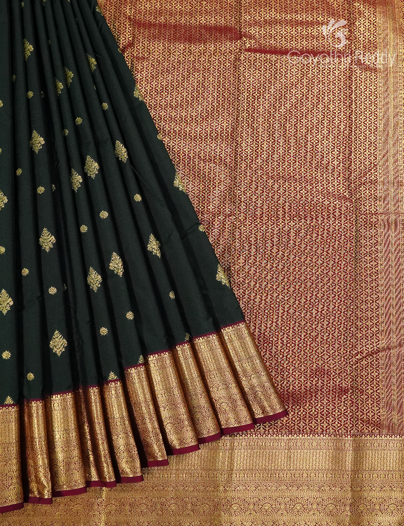 Semi Kanchipuram Silk Saree in Deep Moss Green and Deep Maroon