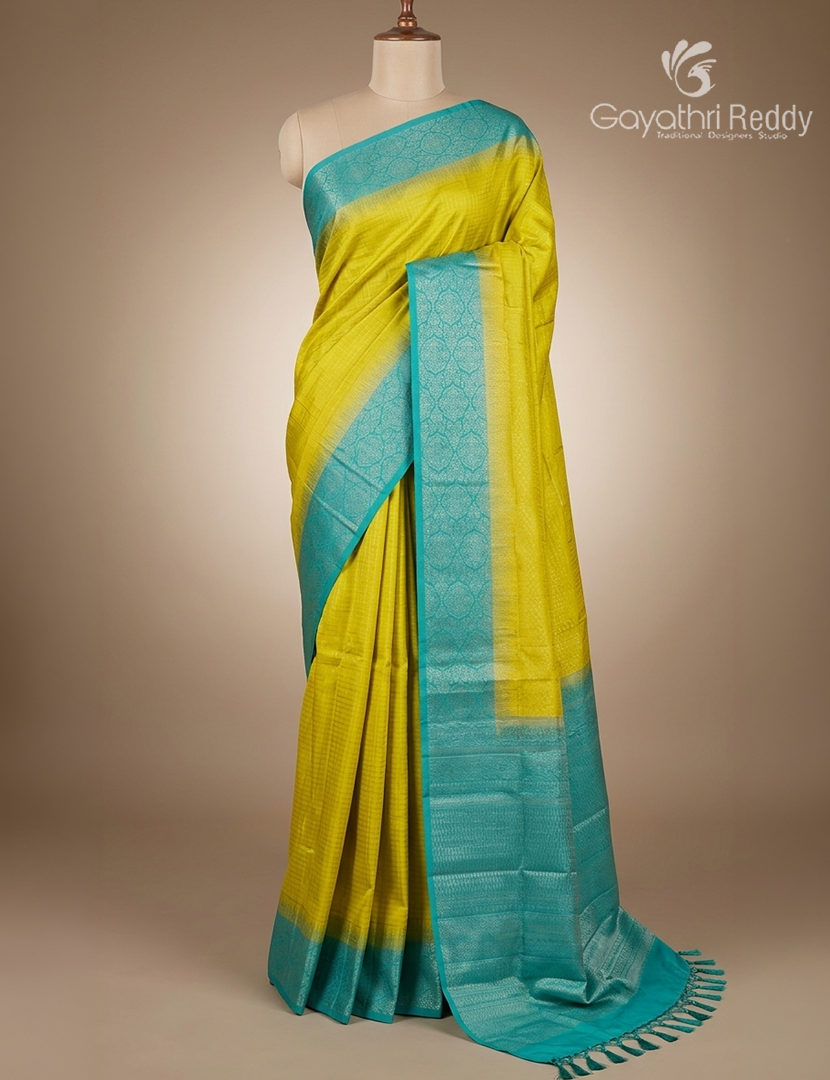 Pure Kanchipuram Vintage Silk Saree in Lime green and Teal Blue