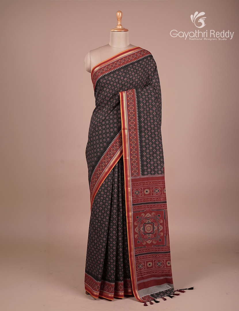 Vidharbha Cotton Saree in Black and Deep Rust