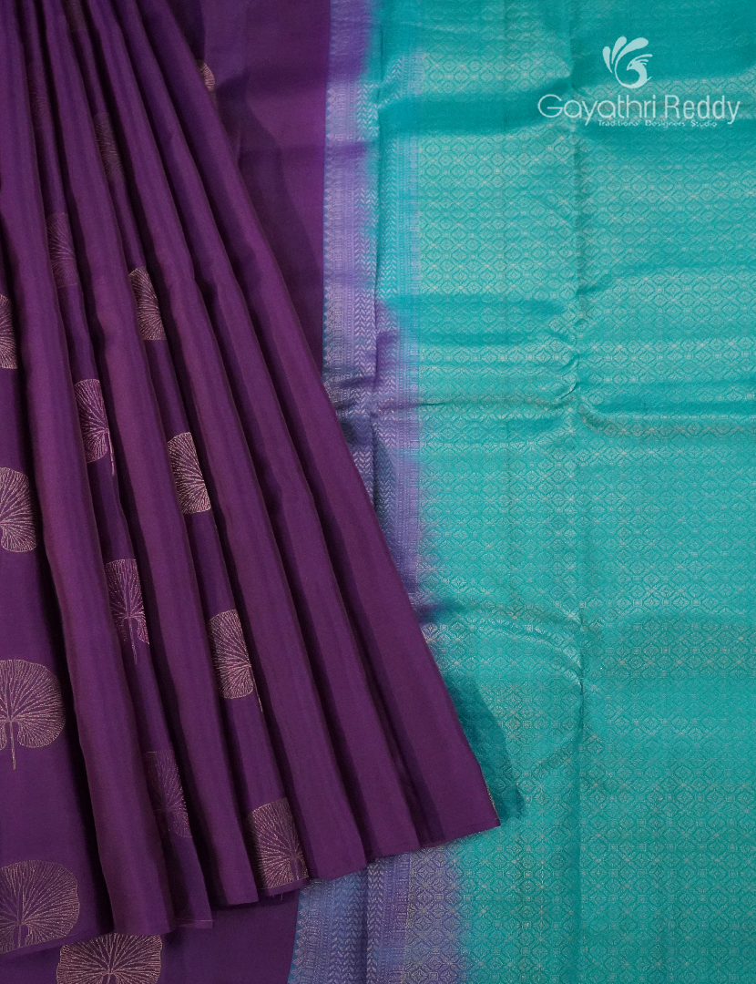 Pure Kanchipuram Silk Saree in Deep Purple ( Butta Style )