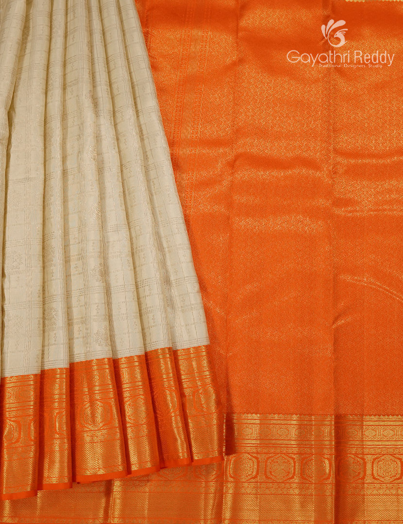 Pure Kanchipuram Silk Saree in Golden Cream and Orange ( Butta Pattern )