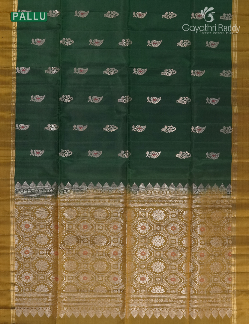 Light weight Kanchipuram Silk Saree in Deep Bottle Green and Mehendi Green