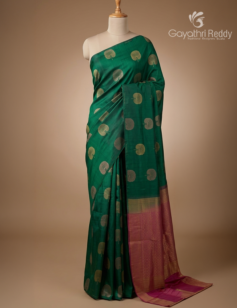 Pure Kanchipuram Silk Saree in Bottle Green ( Butta Style )