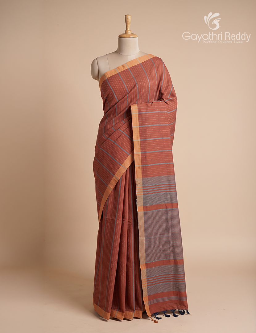 Pure Handloom Cotton Saree in Red