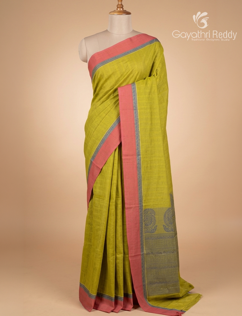 Pure Kanchi Cotton Saree in Mehendi Green