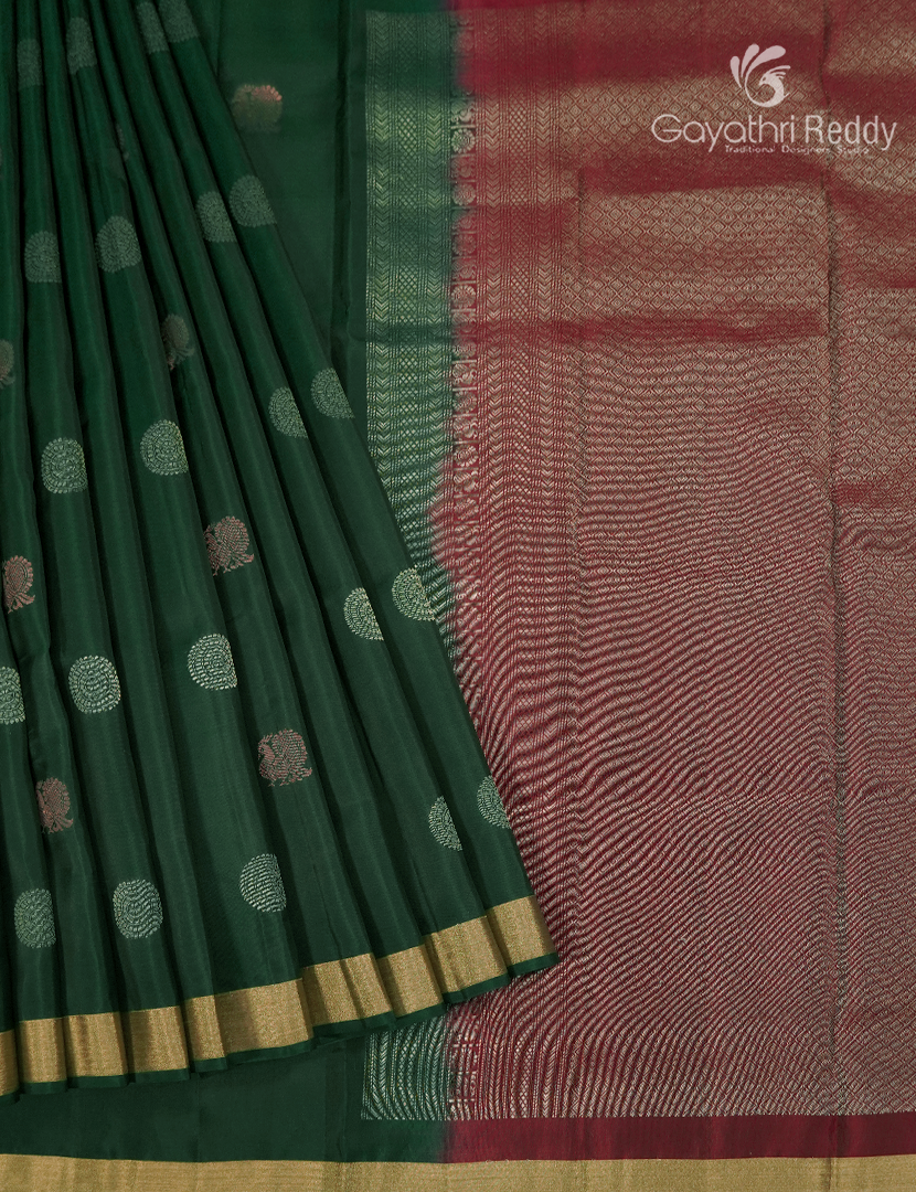 Pure Kanchipuram Silk Saree in Mango Green and Maroon( Small Borders )