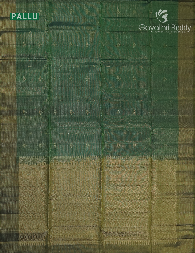 Pure Kanchipuram Light Weight Silk Saree in Green and Mehendi Green