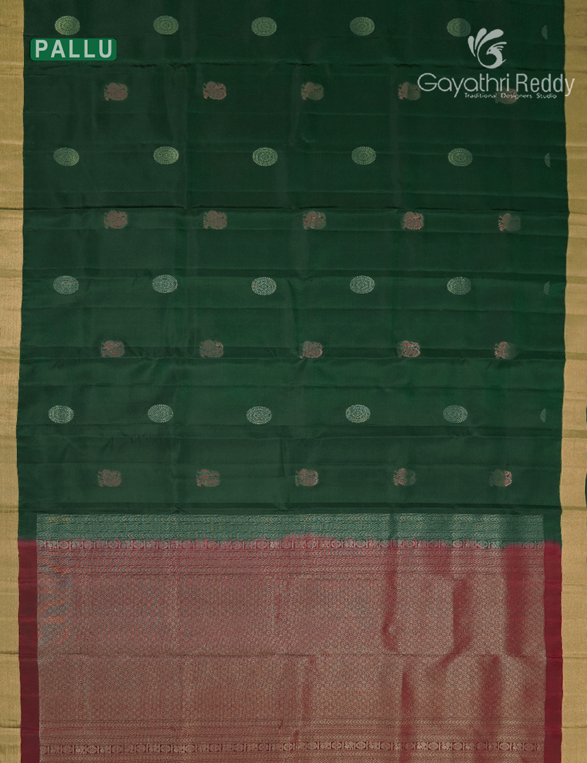 Pure Kanchipuram Silk Saree in Mango Green and Maroon( Small Borders )