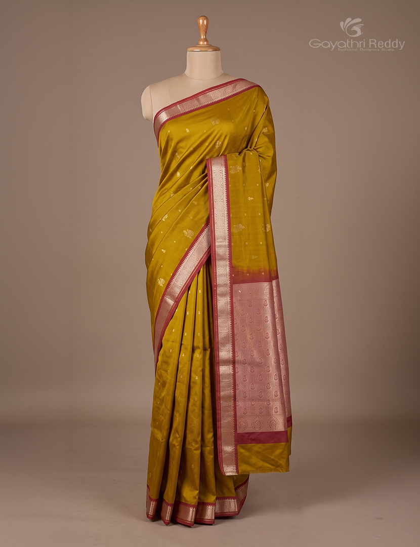 Soft Silk Saree in Dry mehendi and Deep Rust