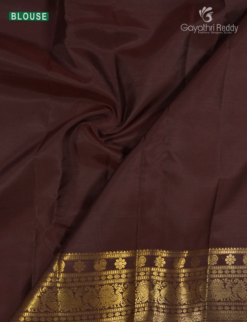Pure Kanchipuram Silk Saree in Deep Rama Green and Deep brownand