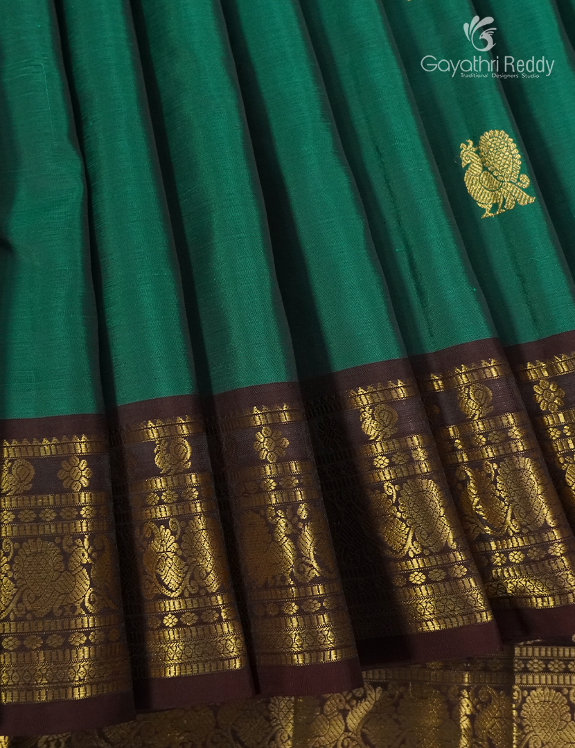 Pure Kanchipuram Silk Saree in Deep Rama Green and Deep brownand