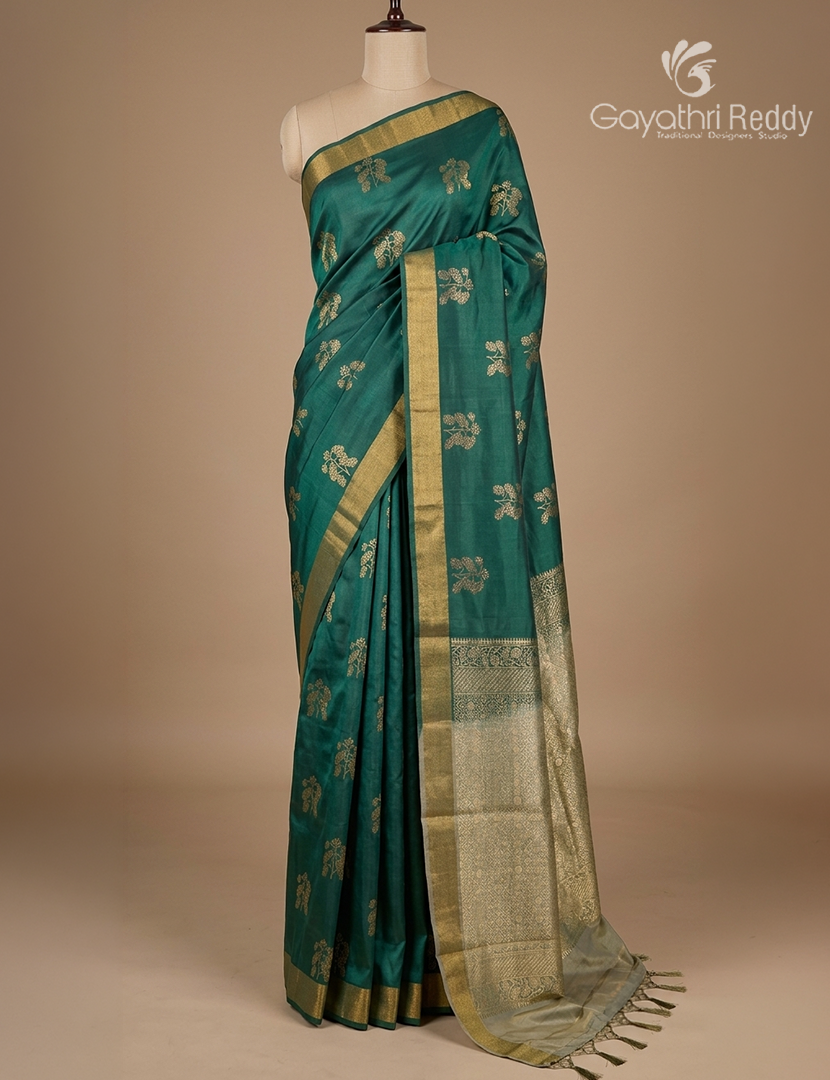 Pure Kanchipuram Silk Saree( Small Borders )-KP8877