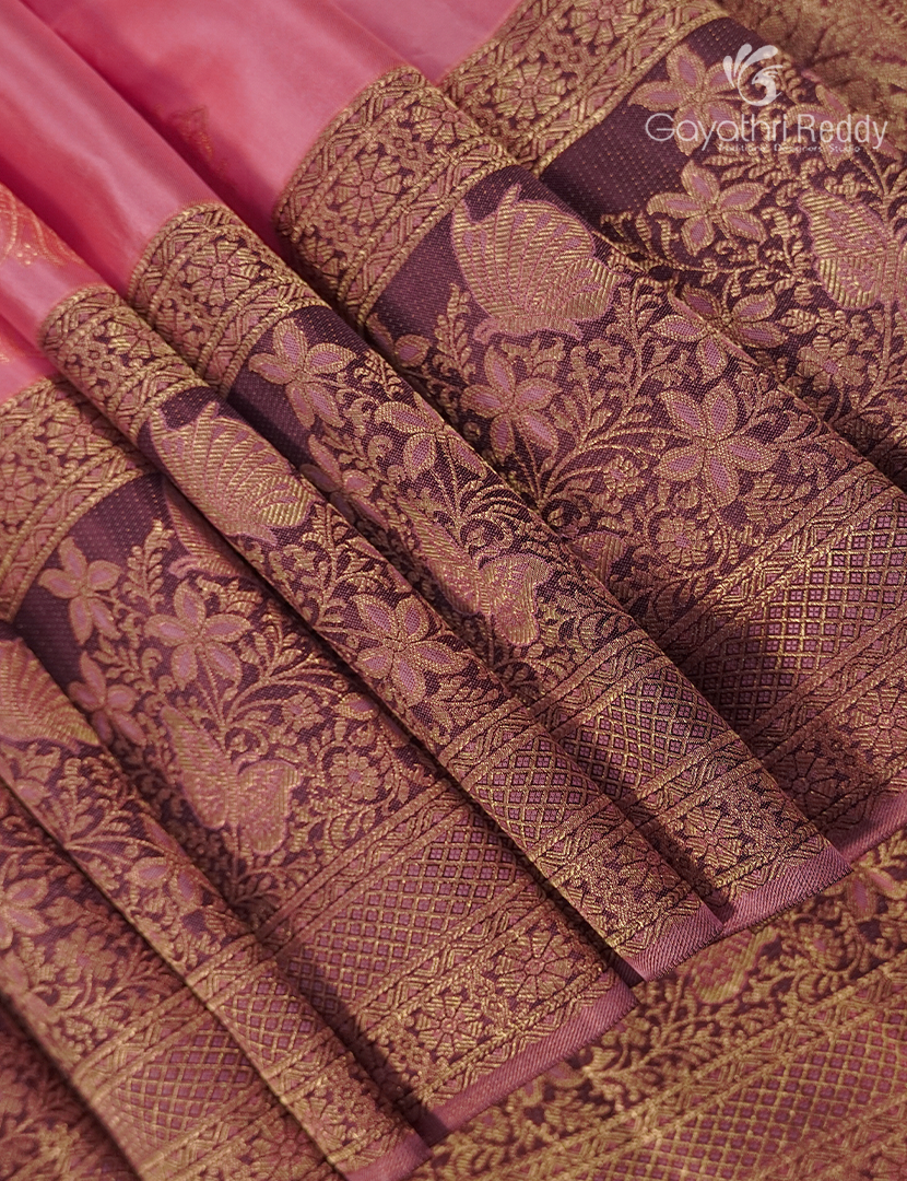Pure Kanchipuram Silk Saree in Candy Pink and Mauve Pink ( Butta Pattern )