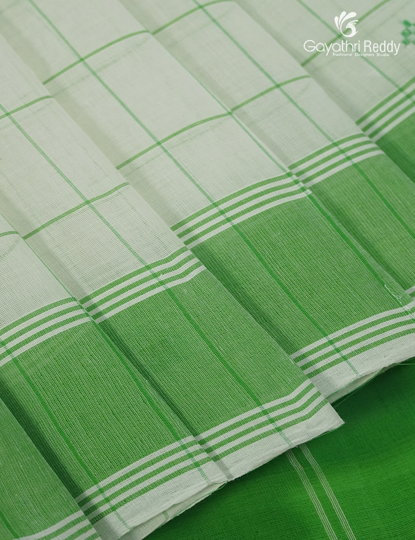 Pure Kanchi Cotton Saree in Cream and Parrot Green