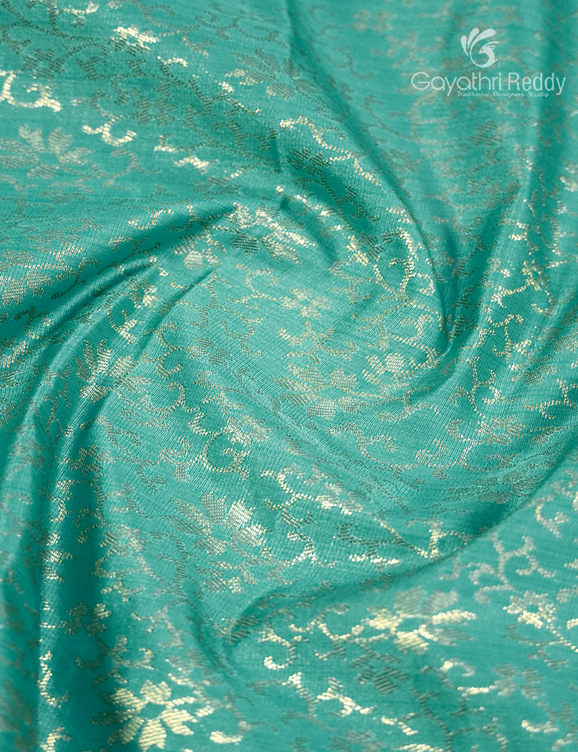 Semi Kanchipuram Silk Saree in Sea Blue and Bottle Green