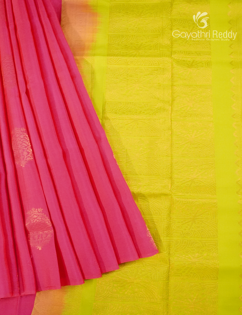 Pure Kanchipuram Silk Saree in Pink (Butta Style )