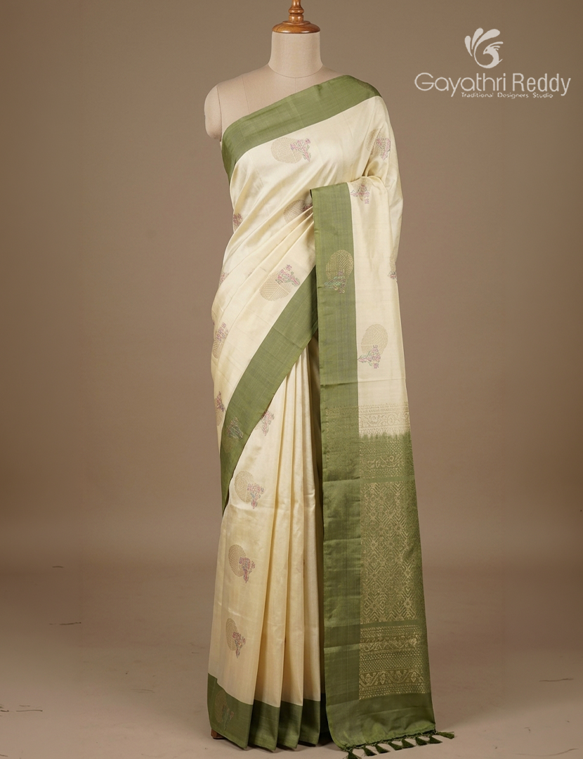 Pure Kanchipuram Soft Silk Saree in Cream and Pista Green