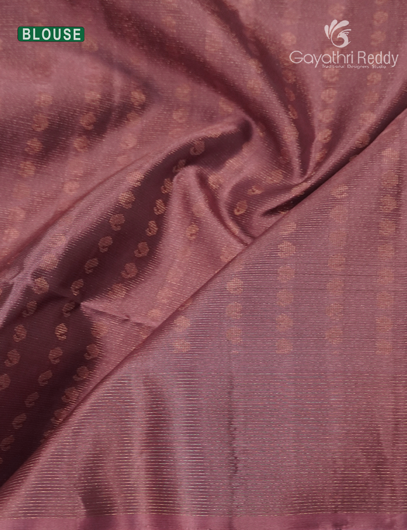 Pure Kanchipuram Light Weight Silk Saree in Brown and Peach