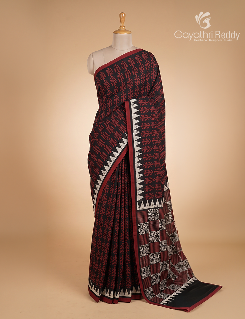 Vidharbha Cotton Saree in Black, White and Maroon