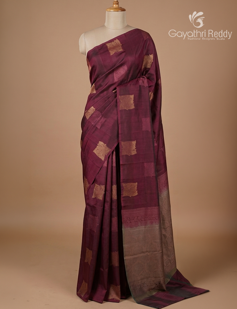 Pure Kanchipuram Silk Saree in Maroon ( Butta Style )