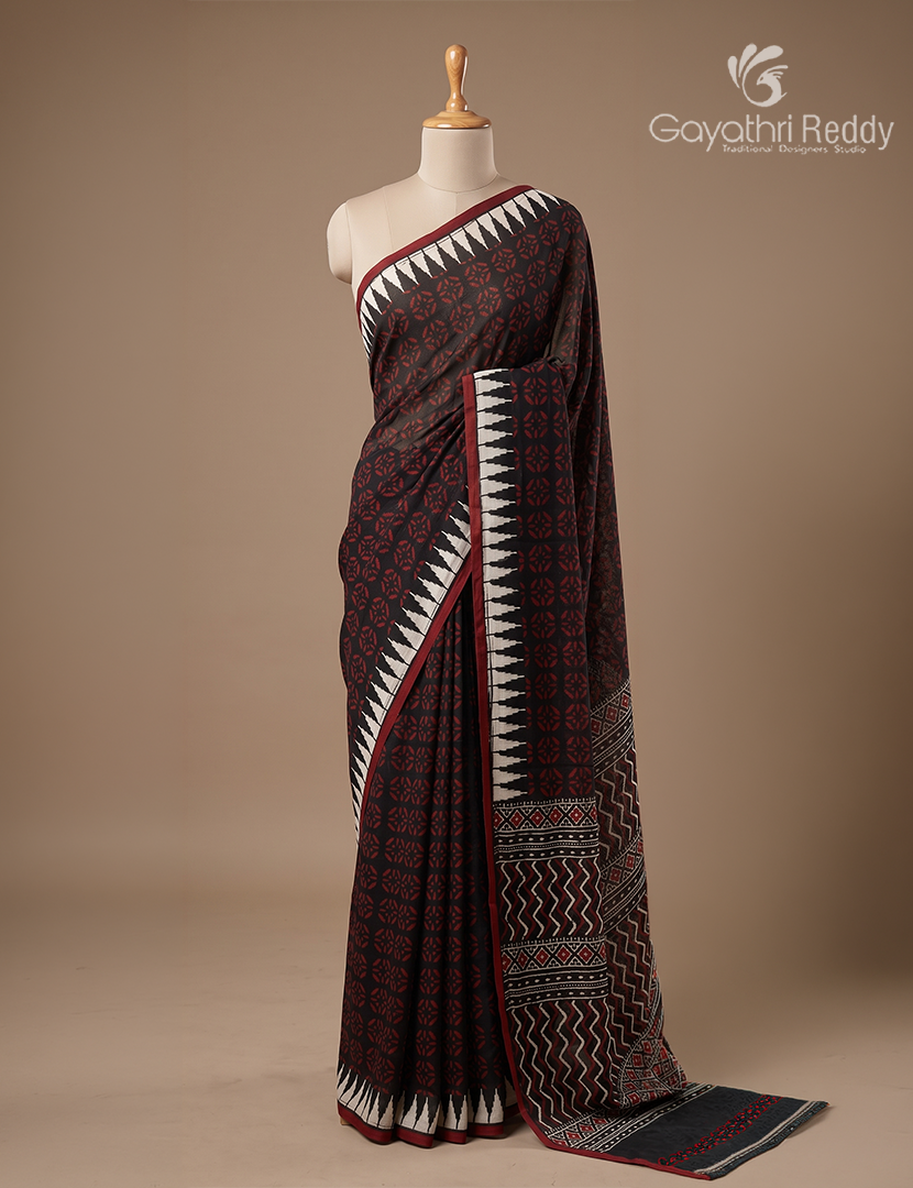 Vidharbha Cotton Saree in Black ,White and Maroon