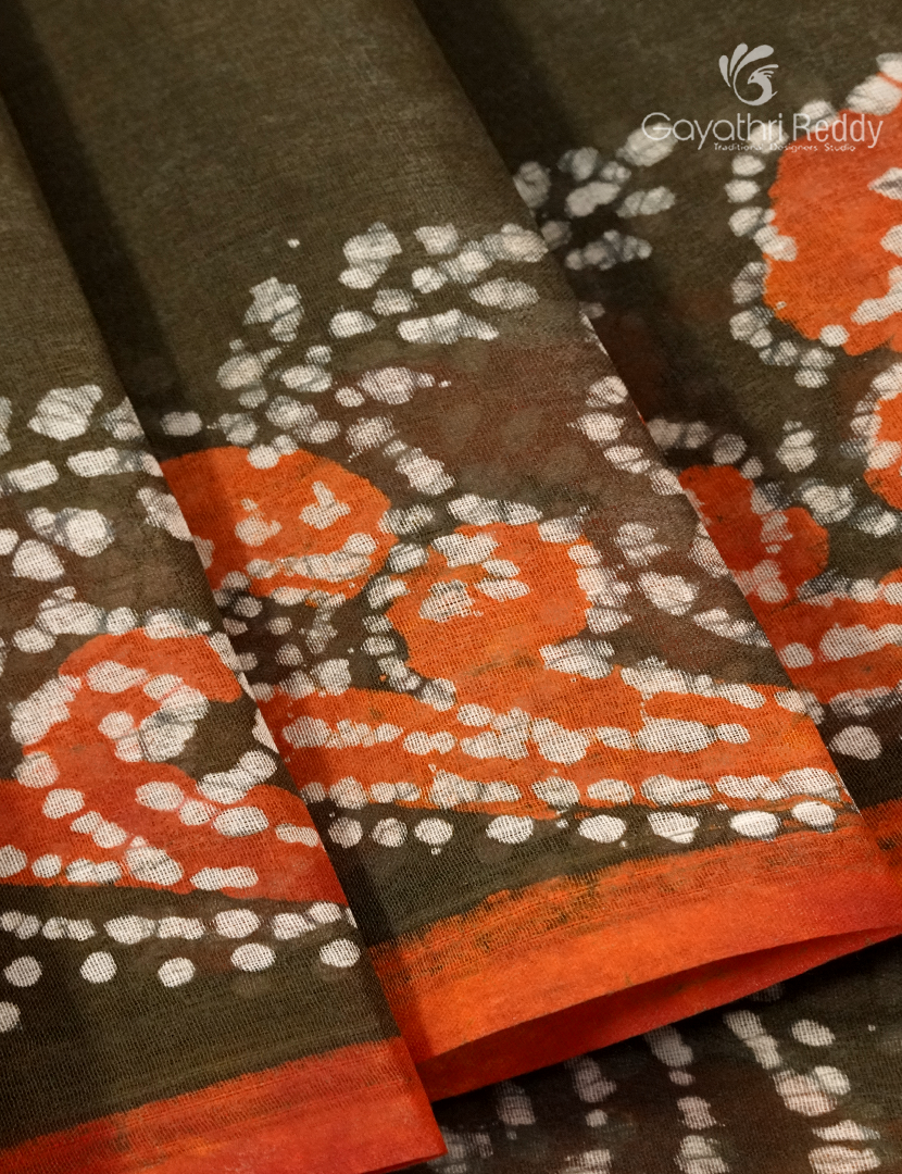 Cotton Batik Print Saree in Deep Mehendi Green