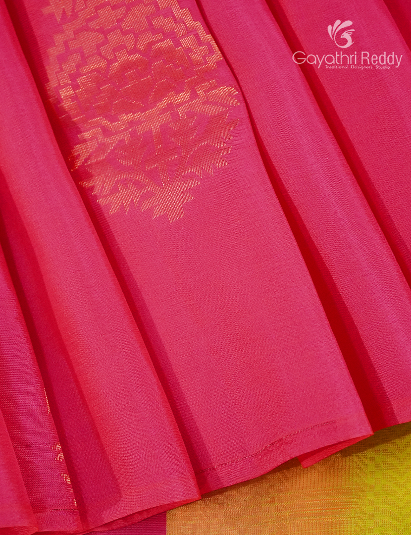 Pure Kanchipuram Silk Saree in Pink (Butta Style )