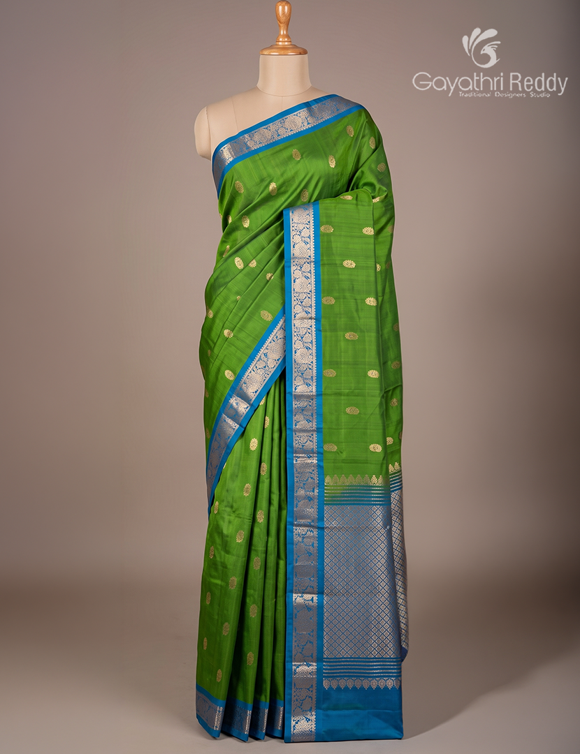 Pure Kanchipuram Silk Saree in Deep Leaf Green and Deep Peacock Blue
