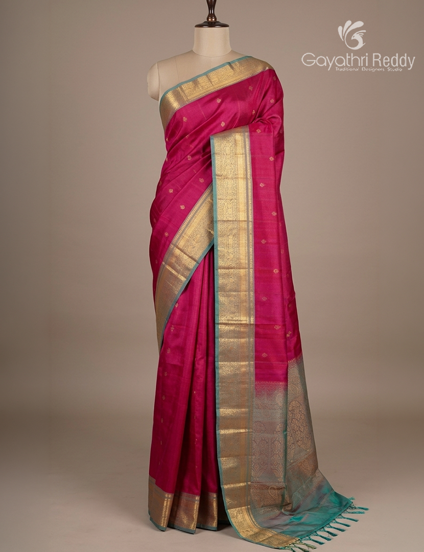 Pure Kanchipuram Soft Silk Saree in Magenta and Mehendi Green