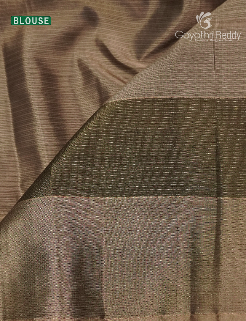 Pure Kanchipuram Light Weight Silk Saree in Black
