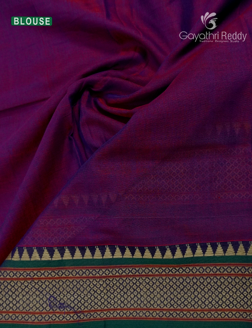 Pure Narayanpet Cotton Saree in Dual tone of Deep Magenta