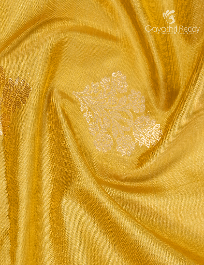 Pure Kanchipuram Silk Vintage Saree in Custard Yellow