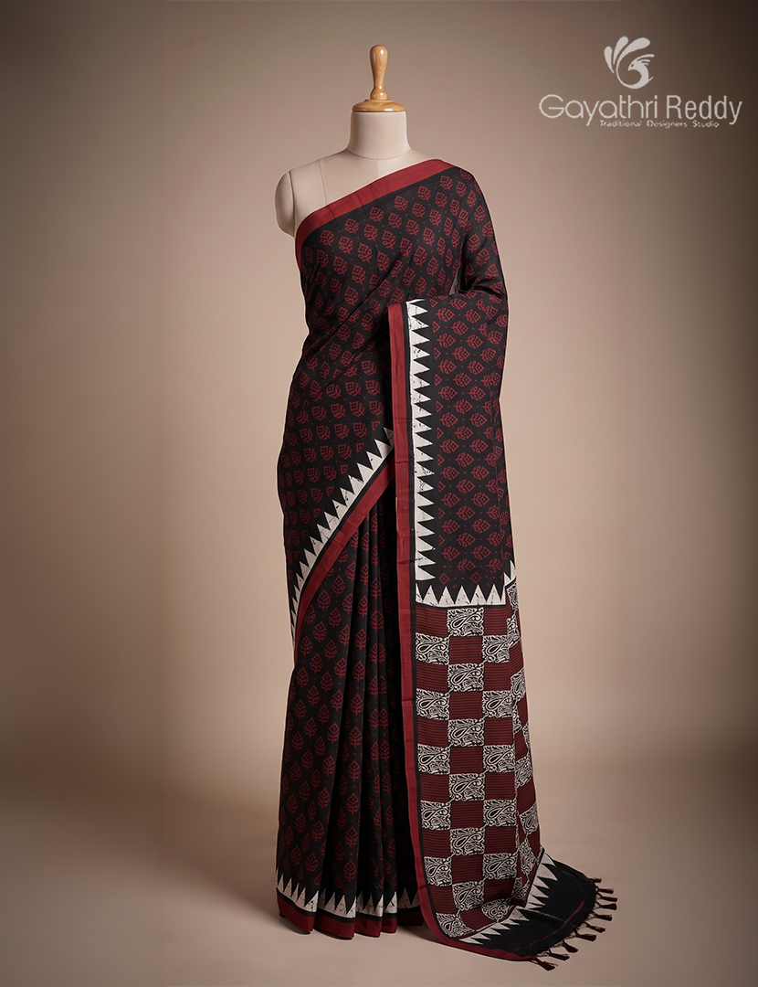 Vidharbha Cotton Saree in Black , White and Maroon